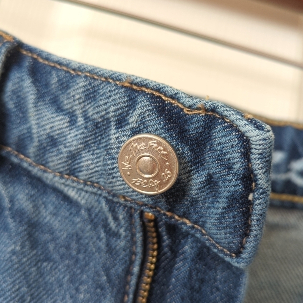 We The Free Bailey Medium Wash High Waisted Frayed Raw Hem Denim Mini Skirt 25 - Picture 7 of 12
